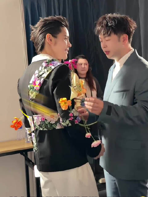 向佐和刘晓庆合上影了