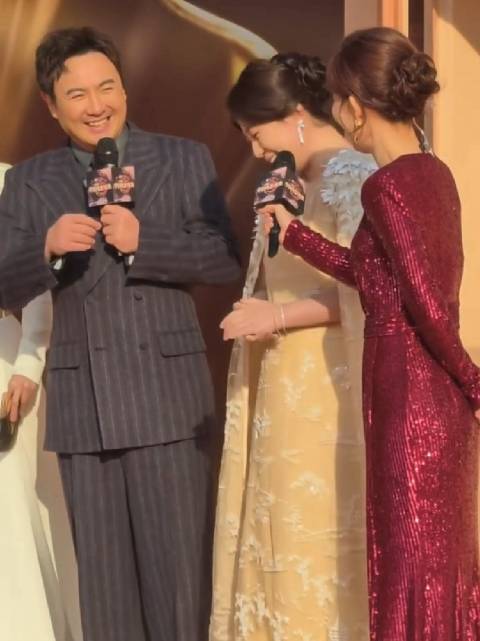 原来夏洛胃疼冬梅揉肚子那一段是笑场保留了记好久