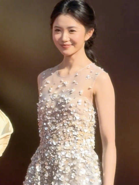 刘浩存好美！太阳坏，存儿好！