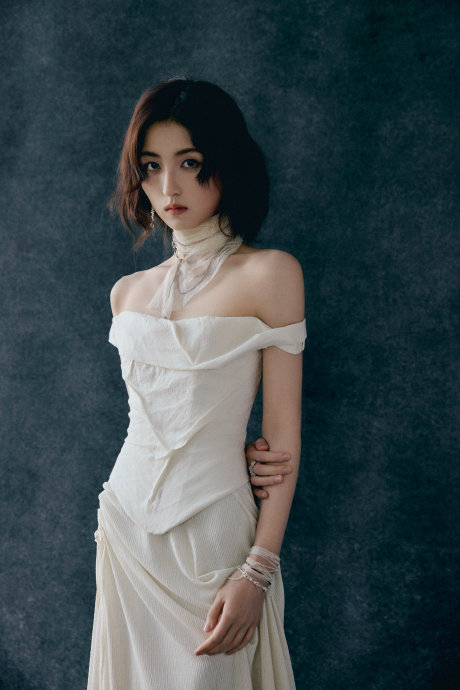 张子枫‘希腊神女’造型是哪个品牌定制的，设计理念有何特别之处？