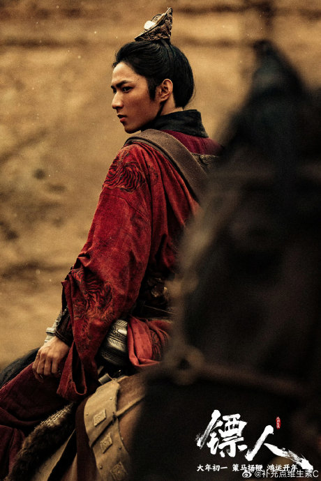 刘耀文是如何获得并完成电影《镖人》中高难度动作戏的？