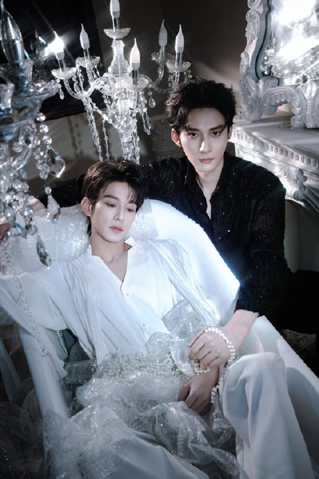 这次浴缸大片的热搜对江衡和李沛恩的个人商业价值有什么影响？