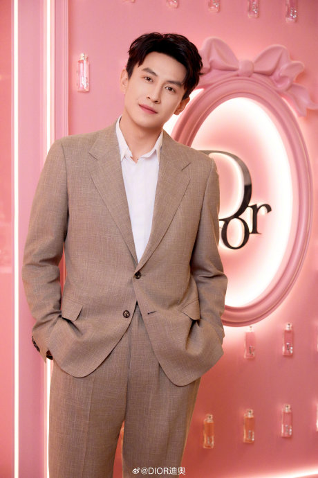 迪奥苏州举办高级珠宝晚宴，迪丽热巴等明星亮相