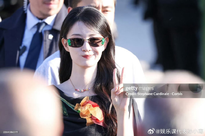 王楚然迪奥活动生图再出圈，神图女王为何总能刷屏？