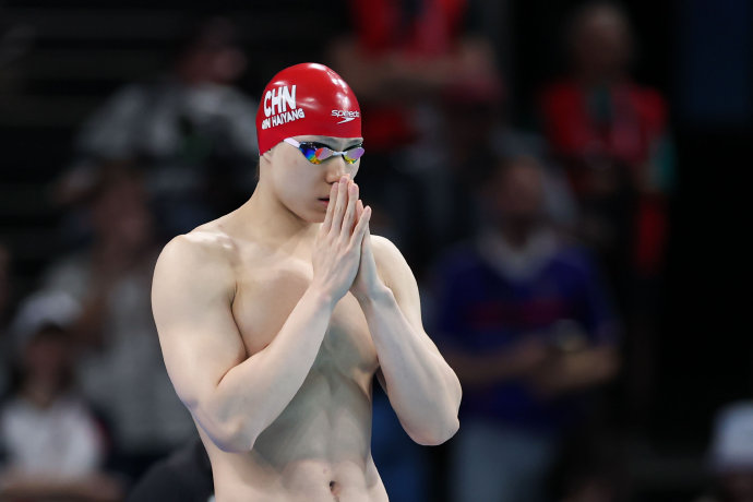 同场比赛中，中国游泳队在其他项目上还有哪些突破？