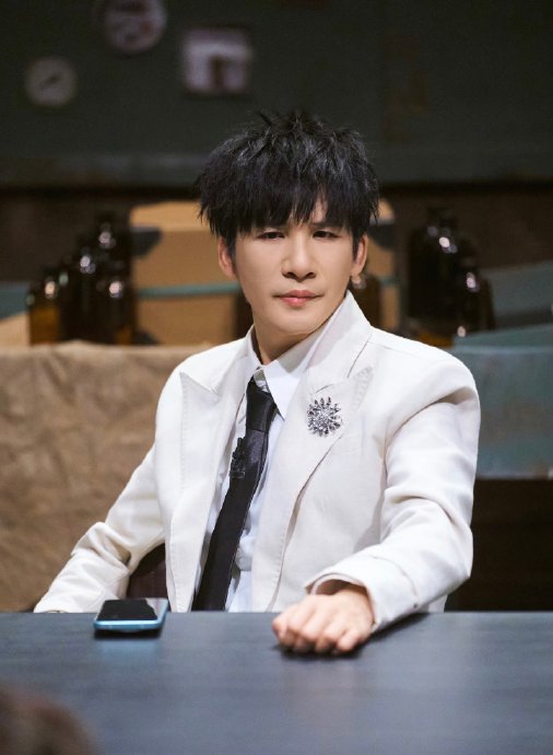 网友普遍如何看待大张伟这次关于‘真朋友’的言论及其背后反映的行业现状？