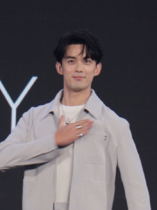 类似“顾家好男人”这样的标签互动，在明星和粉丝之间常见吗？