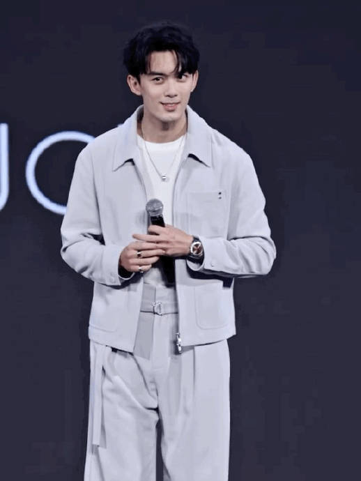 吴磊被喊顾家好男人，当场拍胸脯认领！粉丝笑称：盖章认证了