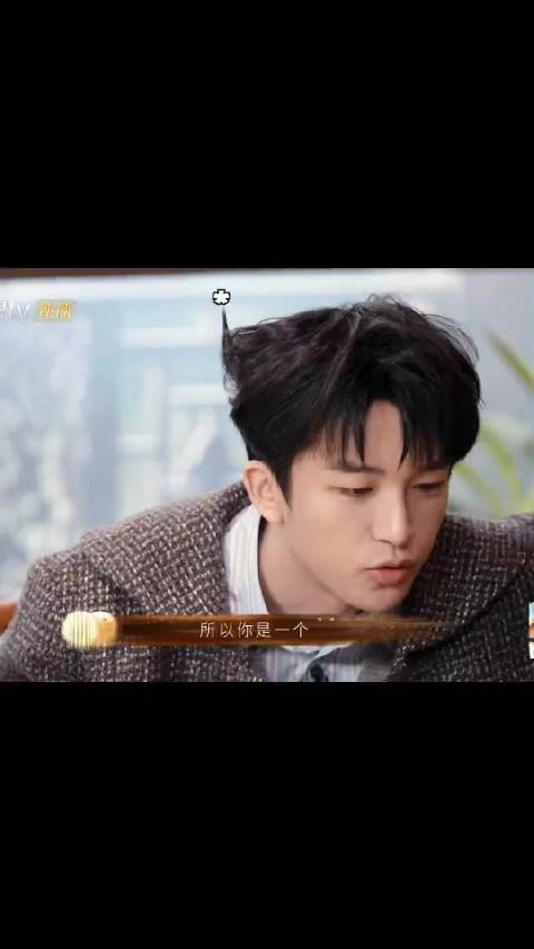 黄子你说你惹李昊干啥呢 你又说不过他的哈哈哈哈哈 黄子弘凡 李昊