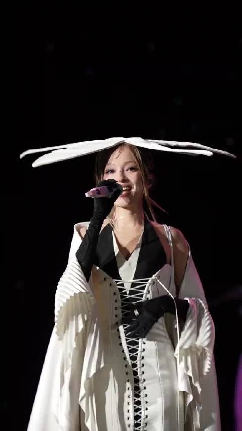 张韶涵《喜欢你没道理》节奏轻快，一秒点燃少女心，仿佛置身浪漫剧情之中