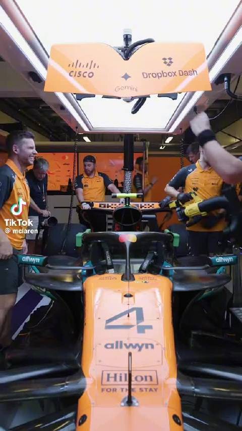 阿布扎比前凯伦发的视频 完全加冕前男王气质有木有