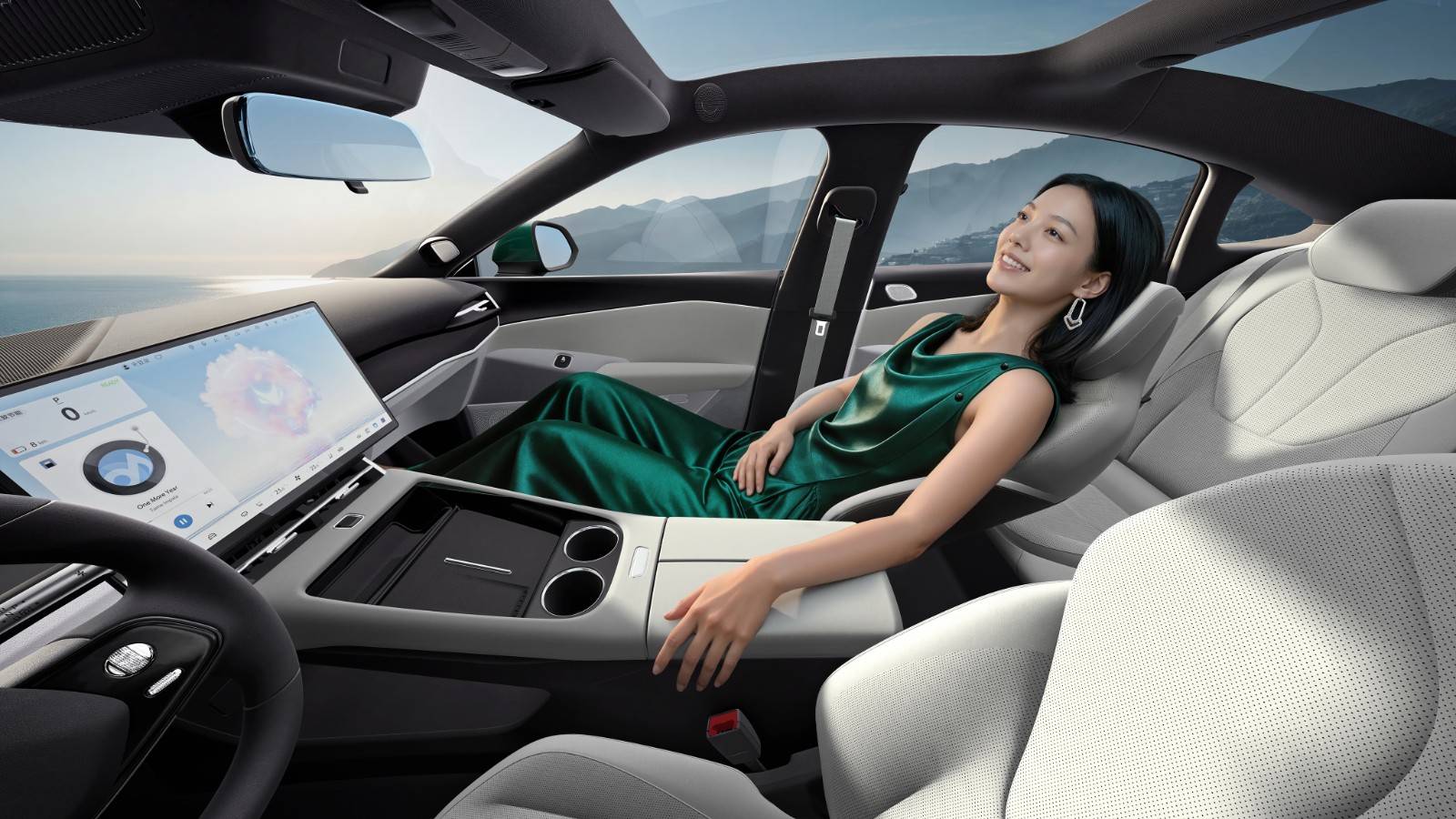 极狐全新阿尔法S5上市，补贴价9.98万起售