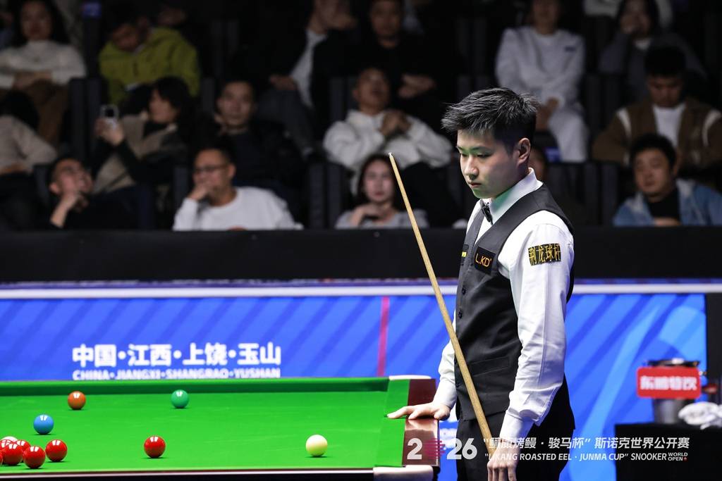 斯诺克世界公开赛赵心童出局八强中吴宜泽成东道主独苗