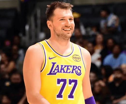 湖人VS热火前瞻：东里带队，艾顿坚持出战，湖人冲击三连胜