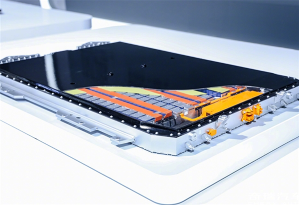 奇瑞上狠货!全固态电池续航超1500km 明年星途ES8首发装车|刀片电池|奇瑞汽车|星途es8|正极|电芯|续航