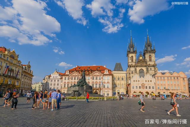 欧洲最美的广场,是捷克布拉格的城中心,比蔡依林歌里唱的还要美