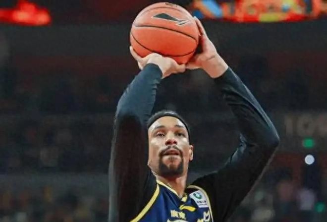 爆冷绝杀！广东1分惜败江苏！怪胡明轩？怪杜锋？