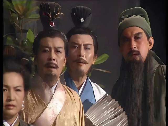 别再当历史看了！《三国演义》与《三国志》的十个惊人差异