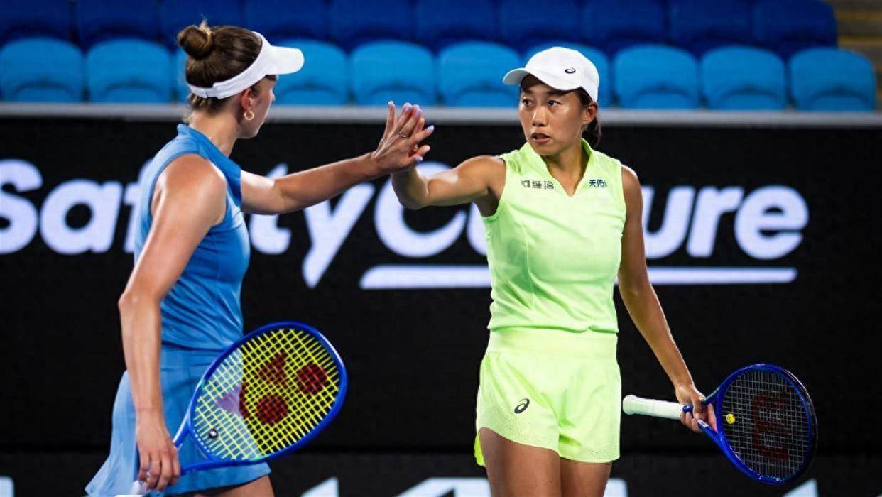 2-0，2-1，澳网四强出炉，中国金花强势逆转，斯瓦泰克遭遇横扫