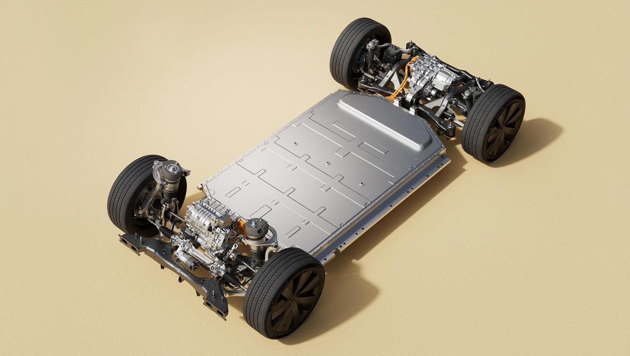 理想的2026:增程守擂,纯电攻城,产品双线发力