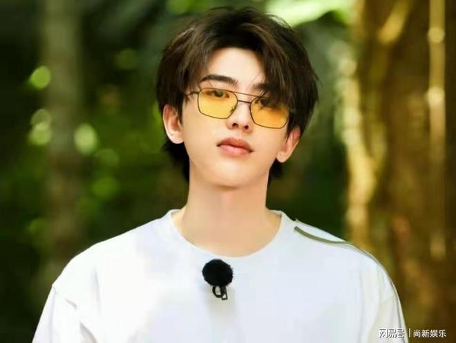 新一季奔跑吧官宣，蔡徐坤李晨郑恺杨颖回归，另有神秘嘉宾加盟