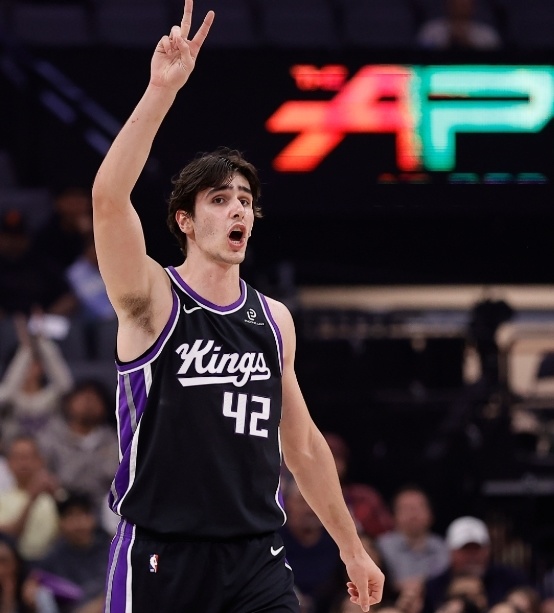 生涯连续2场得分30+！雷诺17中11空砍30分4板2助