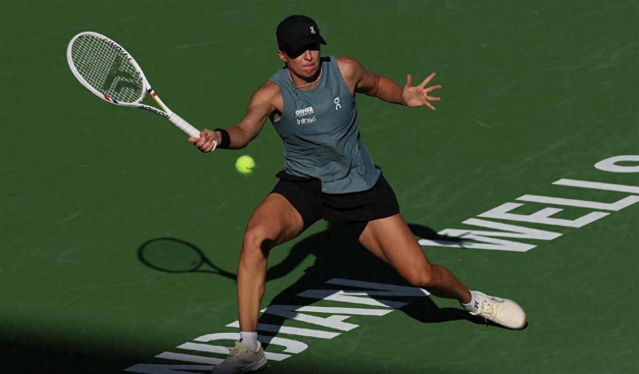 2-1！2-0！WTA4强出炉，世界第2爆冷，斯瓦泰克出局，莱巴1-4后大翻盘