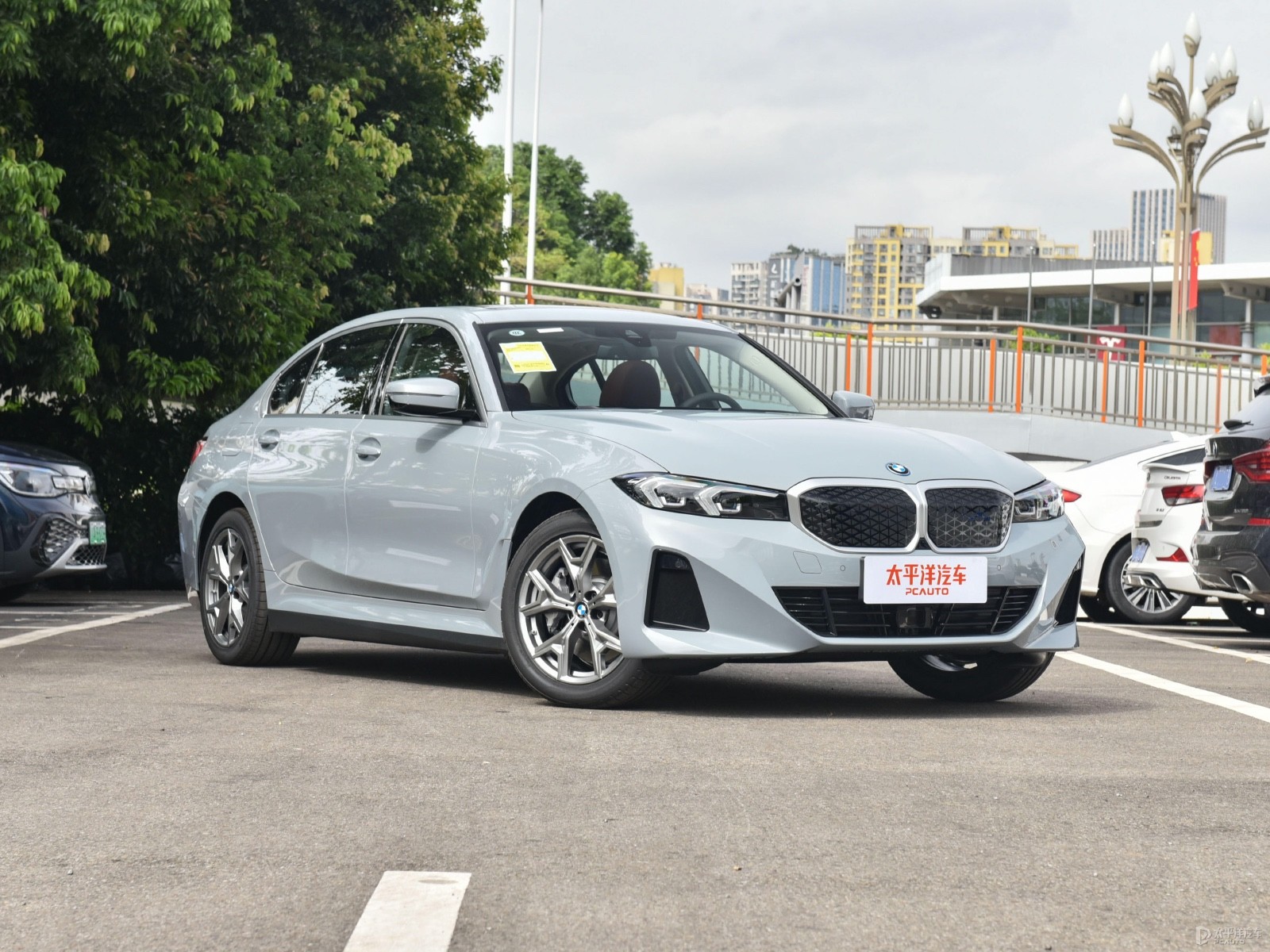 宝马i3和宝马i4谁的性价比高