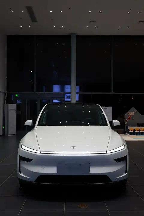 特斯拉Model Y:销量王者再焕新,为何持续领跑全球电车市场?