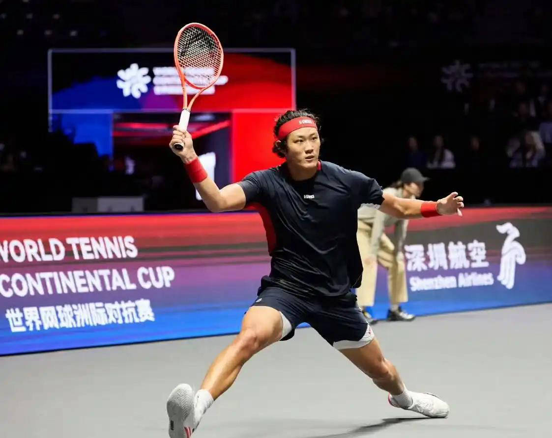 男网一哥张之臻0比2完败，状态低迷引发网友热议：巅峰期或已远去