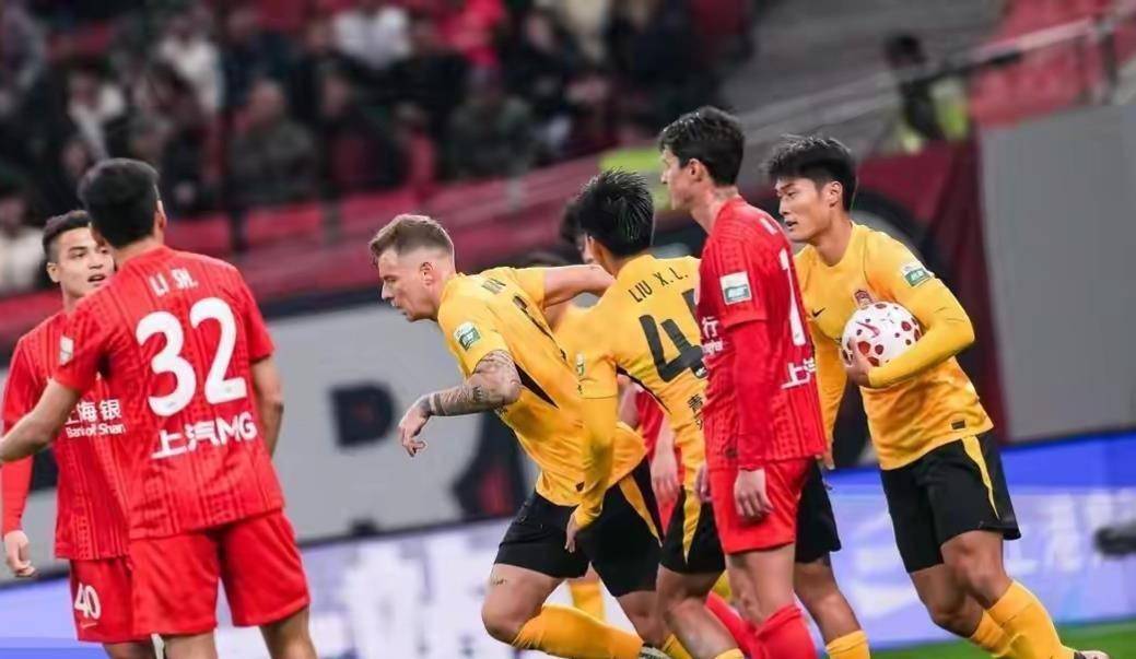总结三点!青岛西海岸1-4上海海港，郑智或提前下课，李昊心态已崩