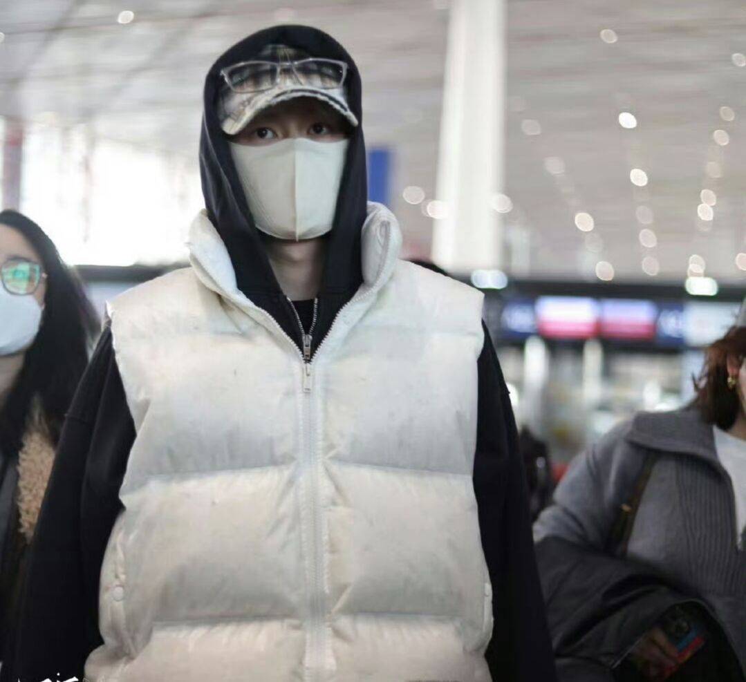 胡先煦龙抬头删博：一场机场安检引发的“炸毛”乌龙，藏着少年的可爱与真诚