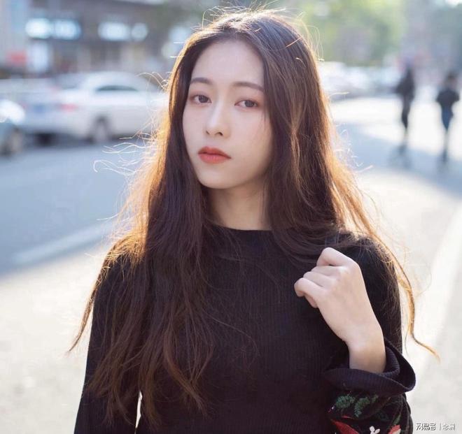 吴柳芳或签代言？感谢62岁车企老板：我被误解被批评 但从未认输