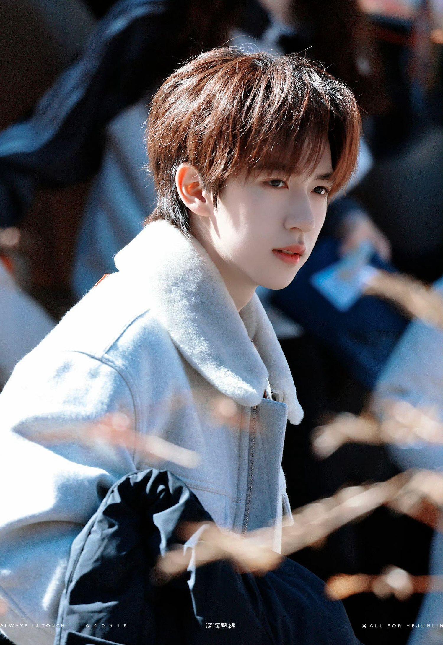 [贺峻霖][新闻]241206 贺峻霖登顶玉龙雪山:一路繁花录制展现无畏精神——本命星新闻