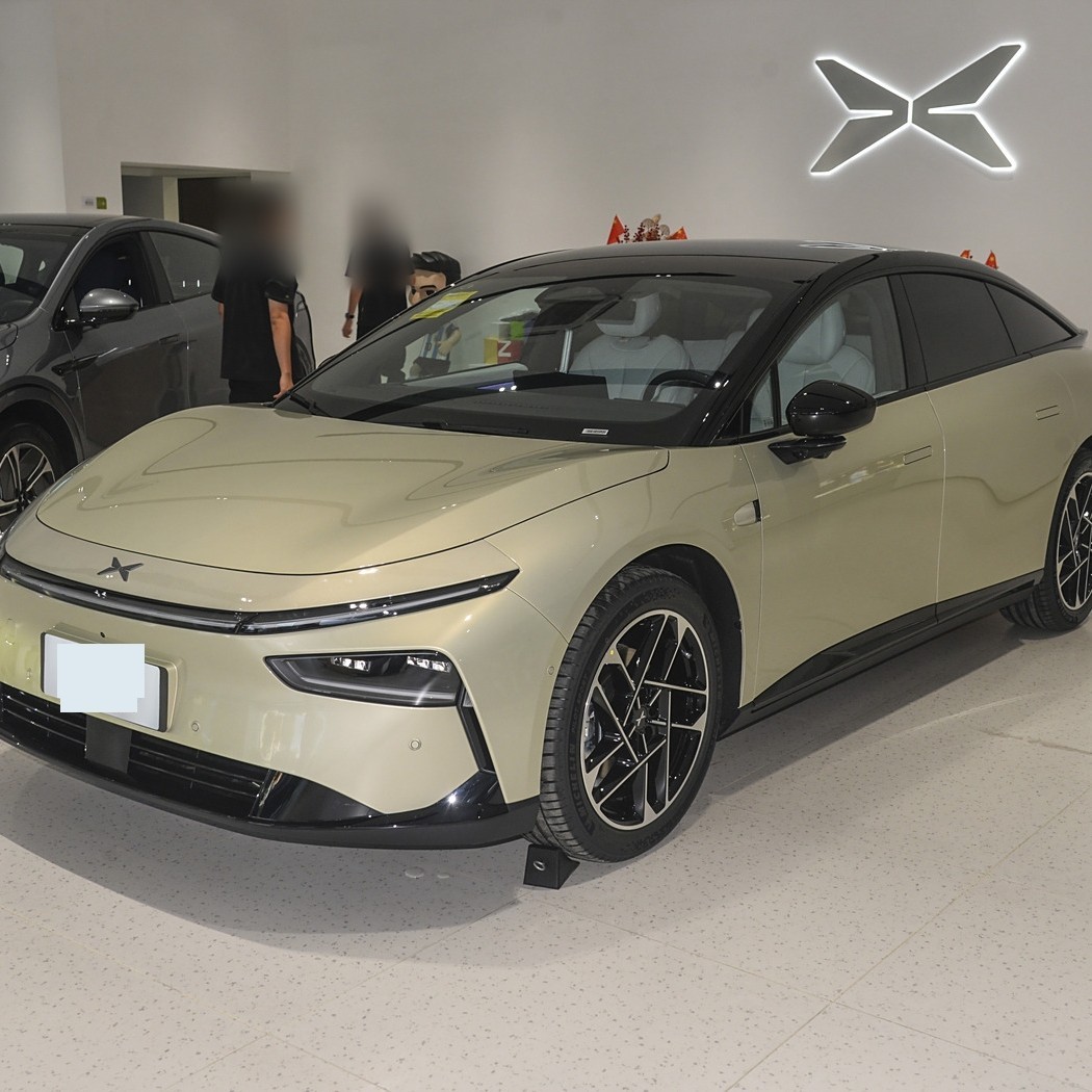 30万内纯电掀背四强对决：智能科技与驾驶乐趣如何选？