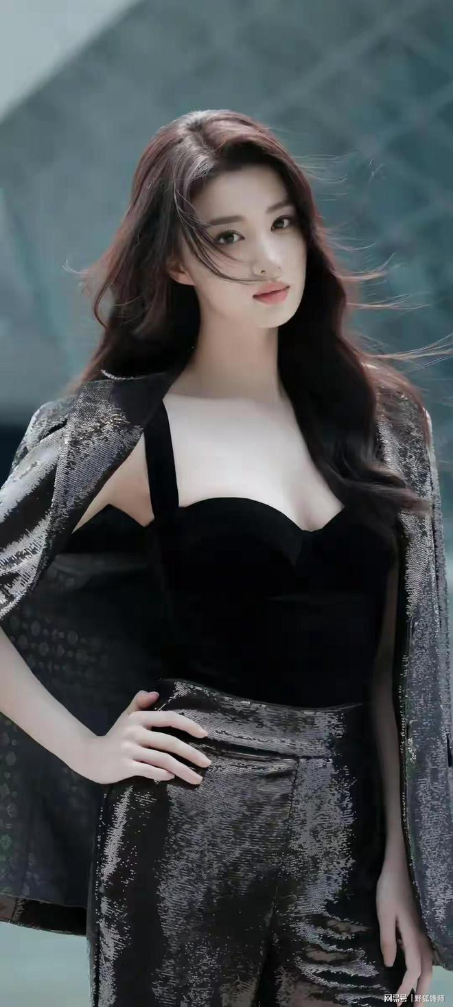 王楚然:老天爷赏饭吃的颜值与身材天赋。