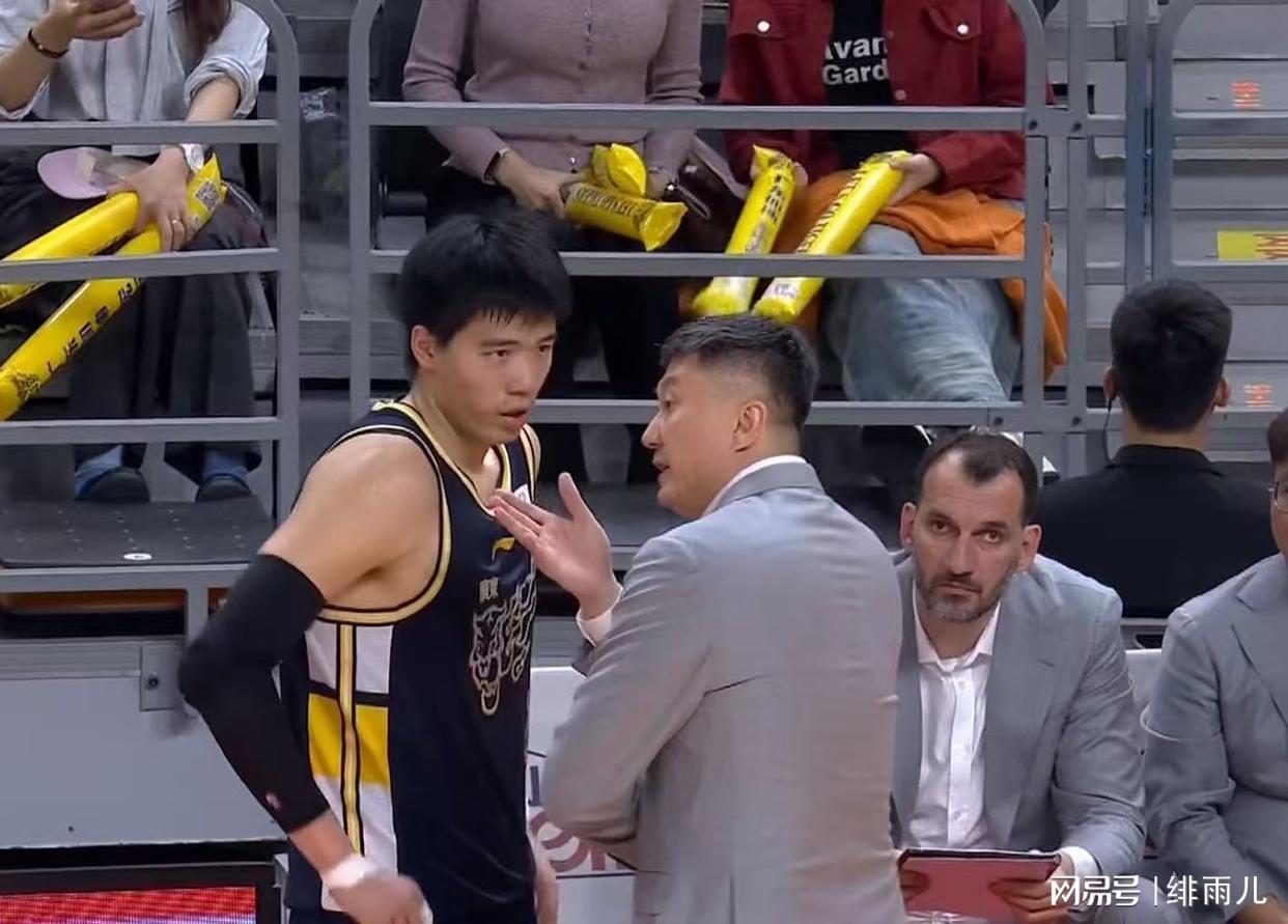 朱芳雨赌对了！广东队拒签足尺寸大外援，又一国手内线将驰援杜锋