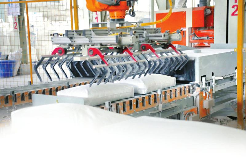 峨眉山市的中科乐美新材料有限公司抢抓一季度生产。 受访者供图