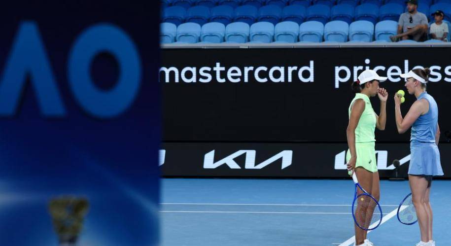 2-0，2-1，澳网四强出炉，中国金花强势翻盘，斯瓦泰克遭遇横扫