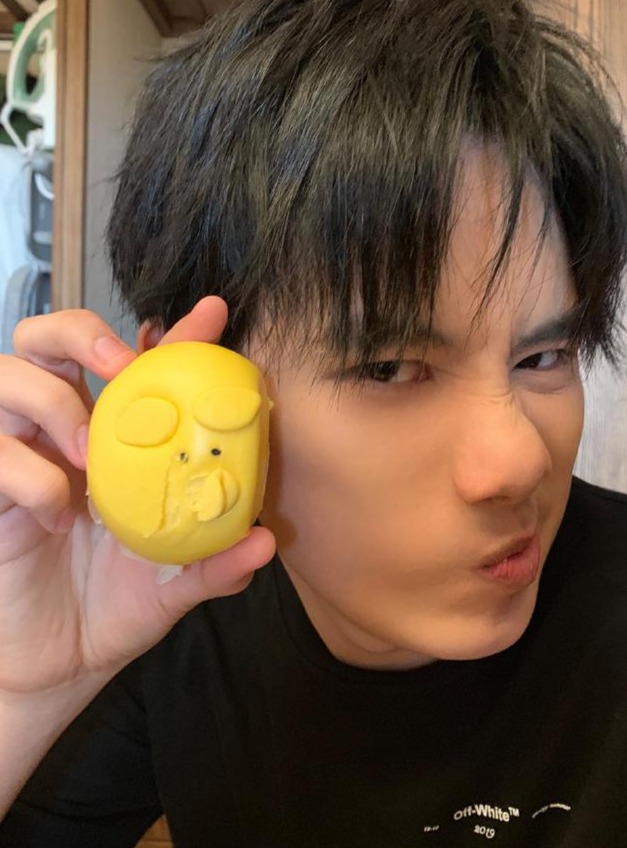 胡先煦搞怪模仿小猪包回应粉丝:我哪儿像了?娱乐