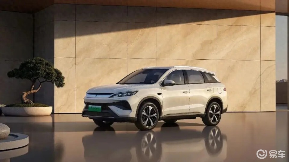 适合上班族开的三款家用车，强动力低油耗，家人坐着舒服