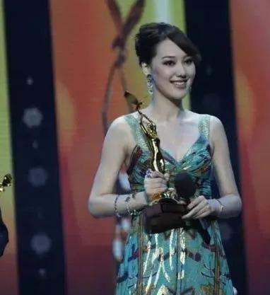 主持人王冠闺蜜圈里的女明星太多了，不考虑出本交友秘籍吗？