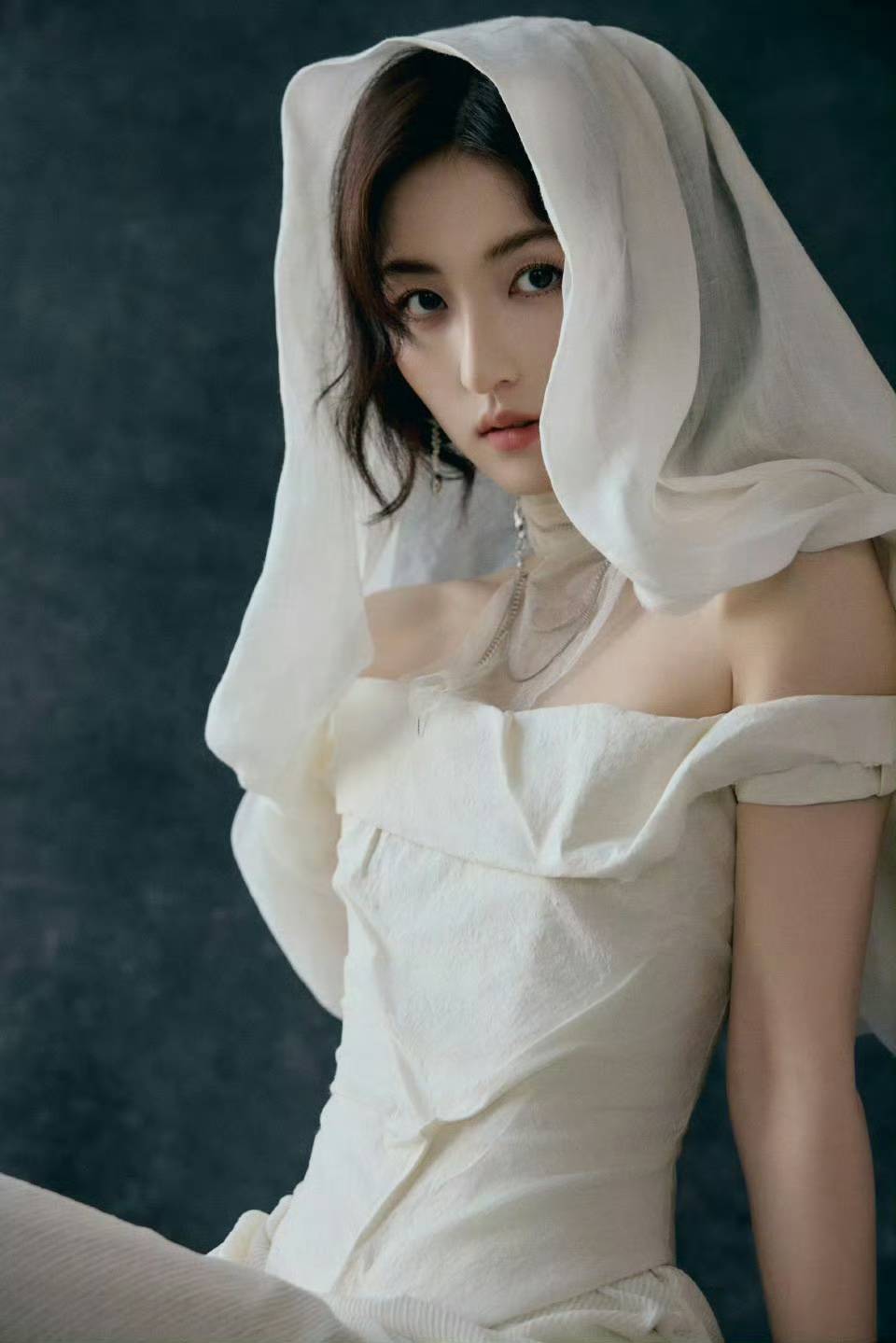 张子枫CMG红毯“希腊神女”造型，美到让人失语！