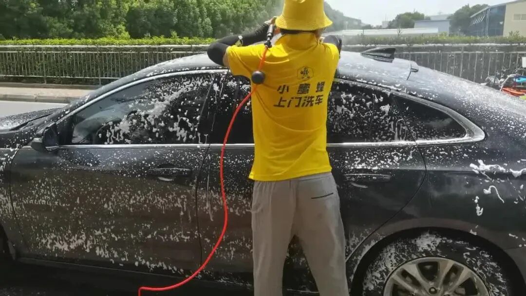 不同车型洗车攻略:SUV 和轿车清洗有啥不一样?
