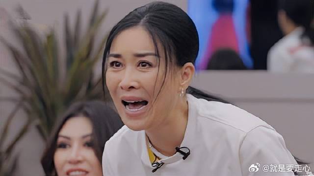 马嘉祺早期《舞娘》视频曝光，遭姐姐们围观，简直社死现场！