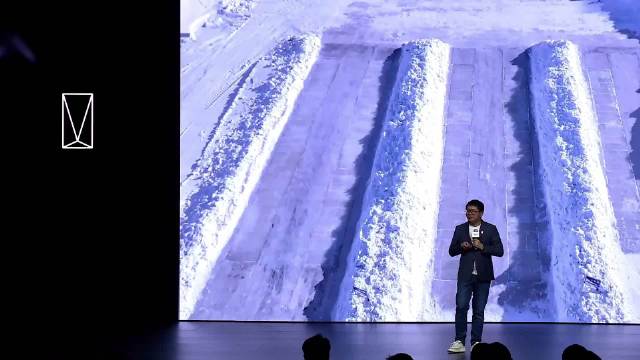 阿维塔12冰雪实测，太行分布式电驱应对打滑