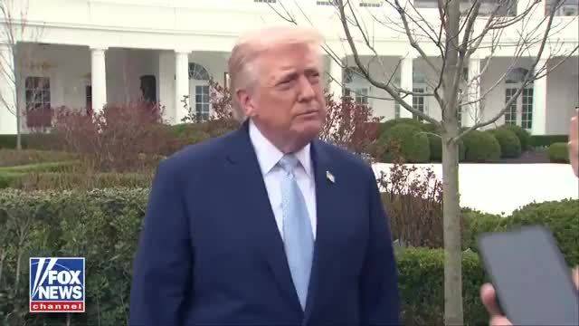 特朗普拒谈哈尔克岛计划，称不能告知记者