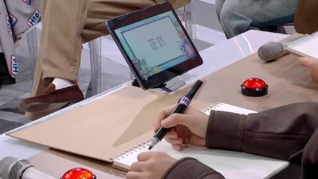 张颜齐画功夫熊猫队友看懵