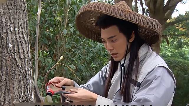 男人救下一朵兰花，兰花修炼百年变成人去报恩，结果害死男人