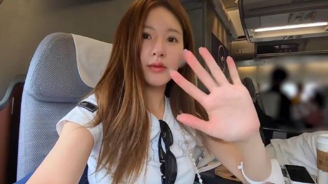 沉浸式记录Doe和点点陪露思去看时装秀